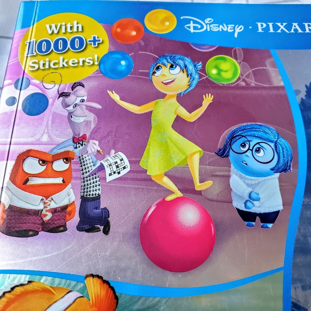 Disney Pixar 1000 Sticker Coloring Book